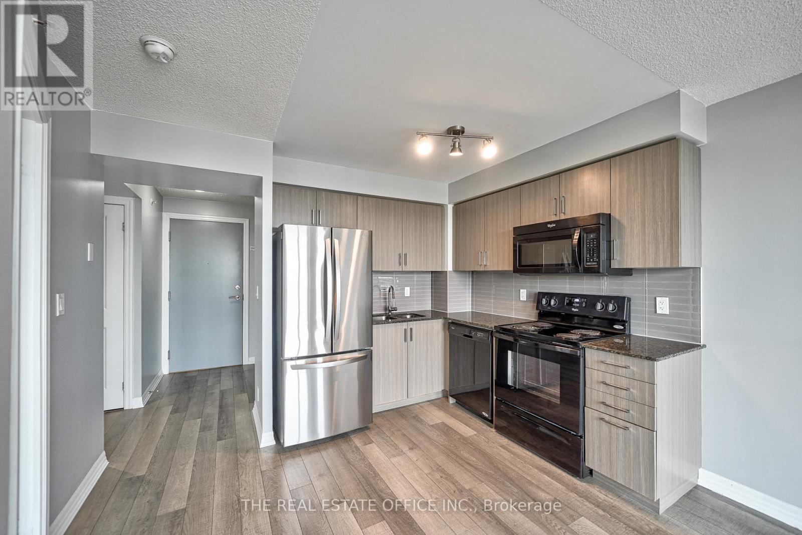 715 - 80 Esther Lorrie Drive, Toronto, Ontario  M9W 4V1 - Photo 2 - W13757036