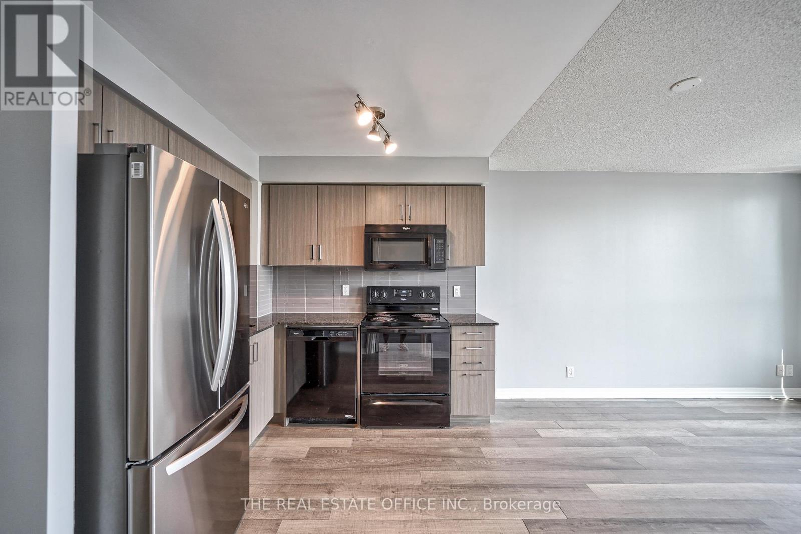 715 - 80 Esther Lorrie Drive, Toronto, Ontario  M9W 4V1 - Photo 5 - W13757036