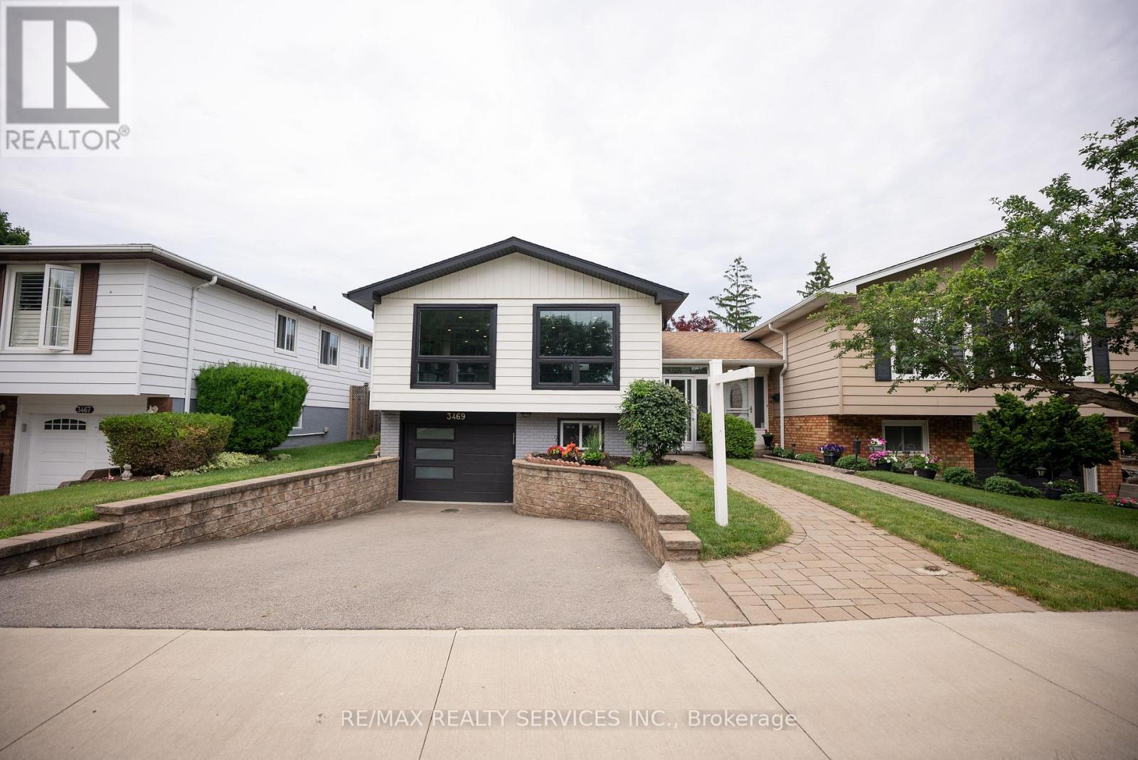 3469 Caplan Crescent, Burlington, Ontario  L7N 2P9 - Photo 1 - W13757052