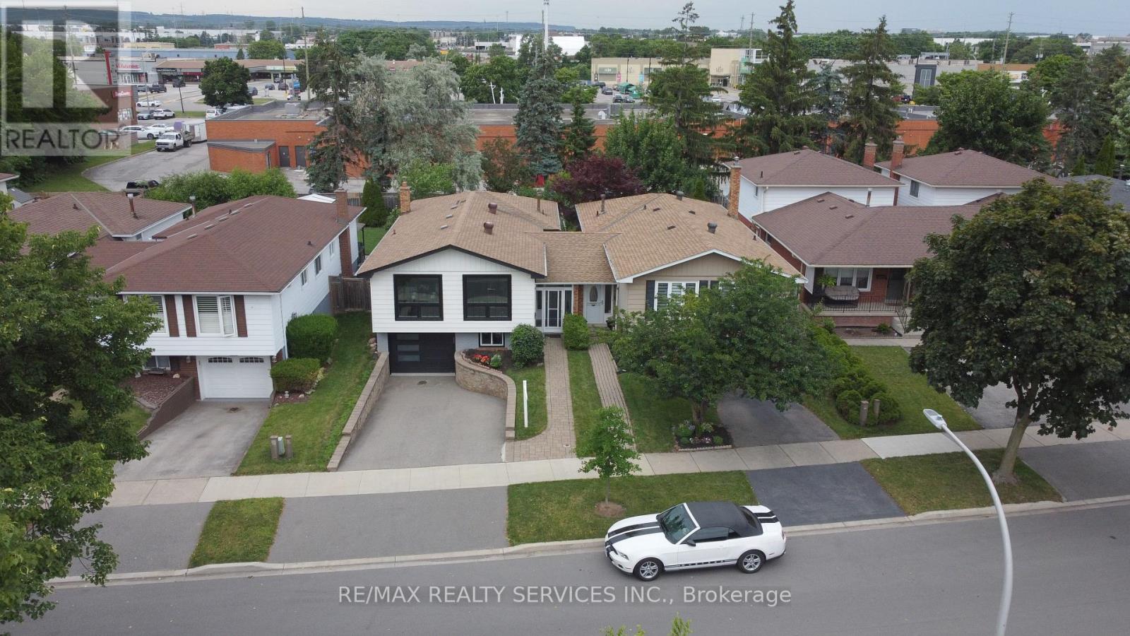 3469 Caplan Crescent, Burlington, Ontario  L7N 2P9 - Photo 2 - W13757052