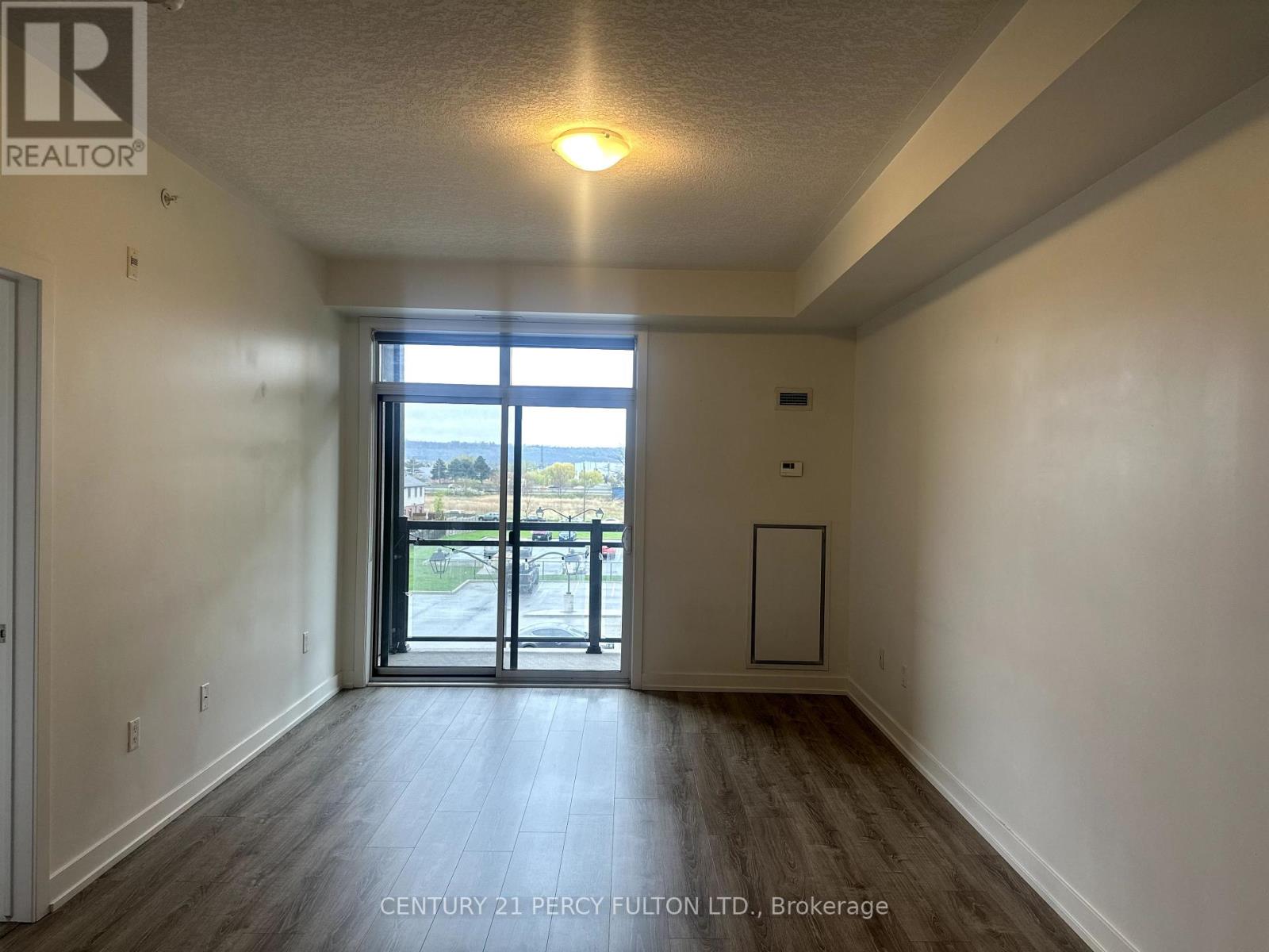 324 - 35 Southshore Crescent, Hamilton, Ontario  L8E 0J2 - Photo 2 - X13756818