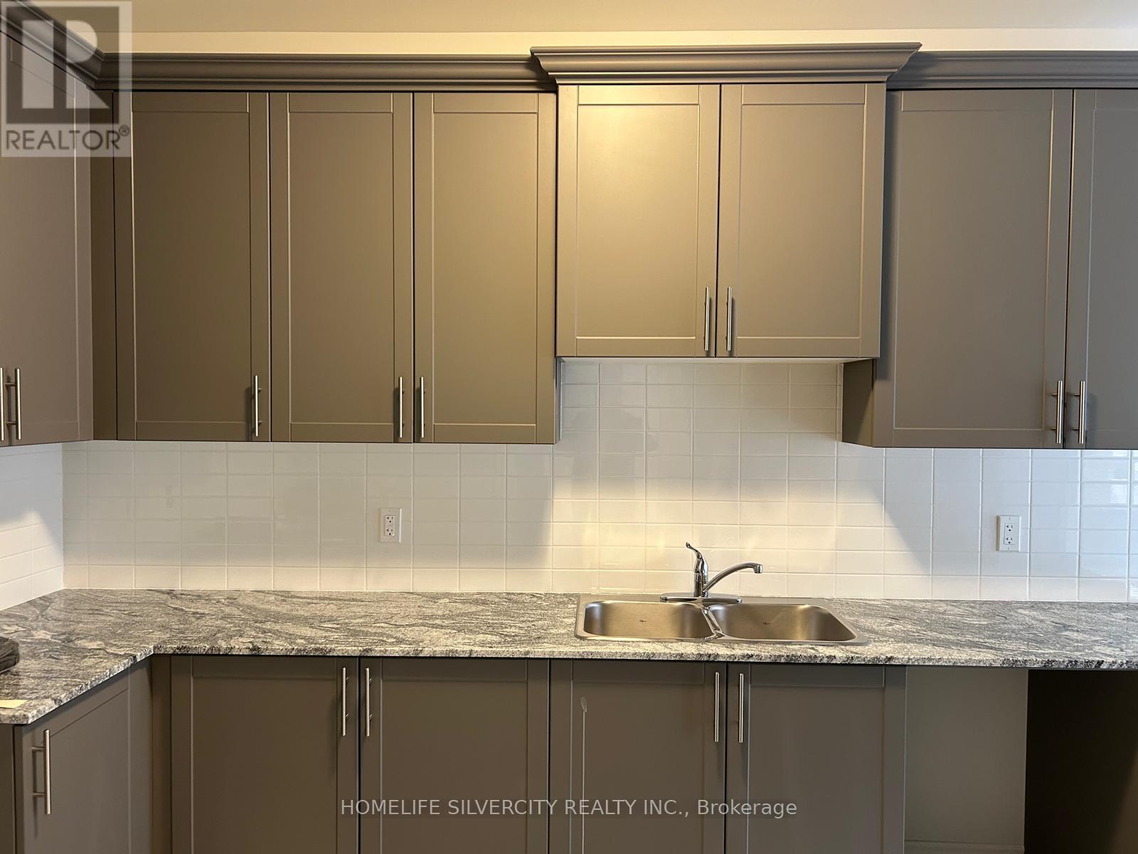 76 Baker Street, Thorold, Ontario  L2V 0N1 - Photo 5 - X13756988