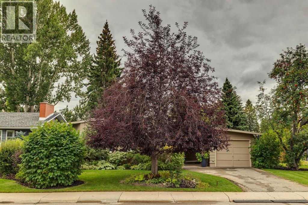 1415 Chardie Place SW, Calgary, Alberta  T2V 2T7 - Photo 2 - A2342077