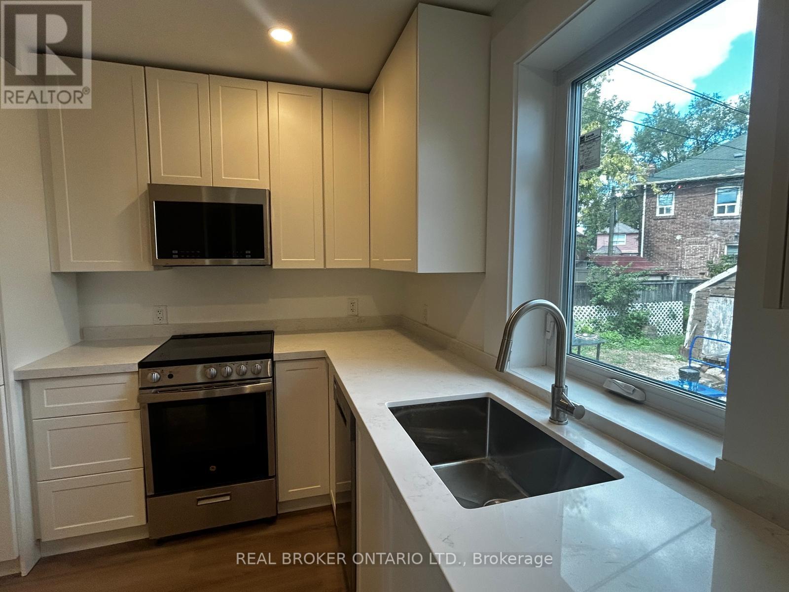 2 - 659 Vaughan Road, Toronto, Ontario  M6E 2Y4 - Photo 16 - C13521350