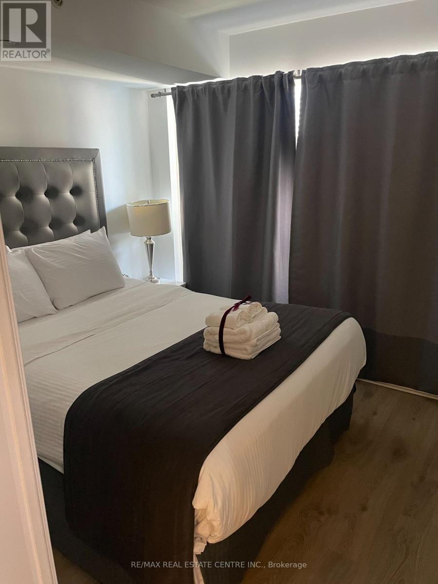 724 - 386 Yonge Street, Toronto, Ontario  M5B 0A5 - Photo 2 - C13748862