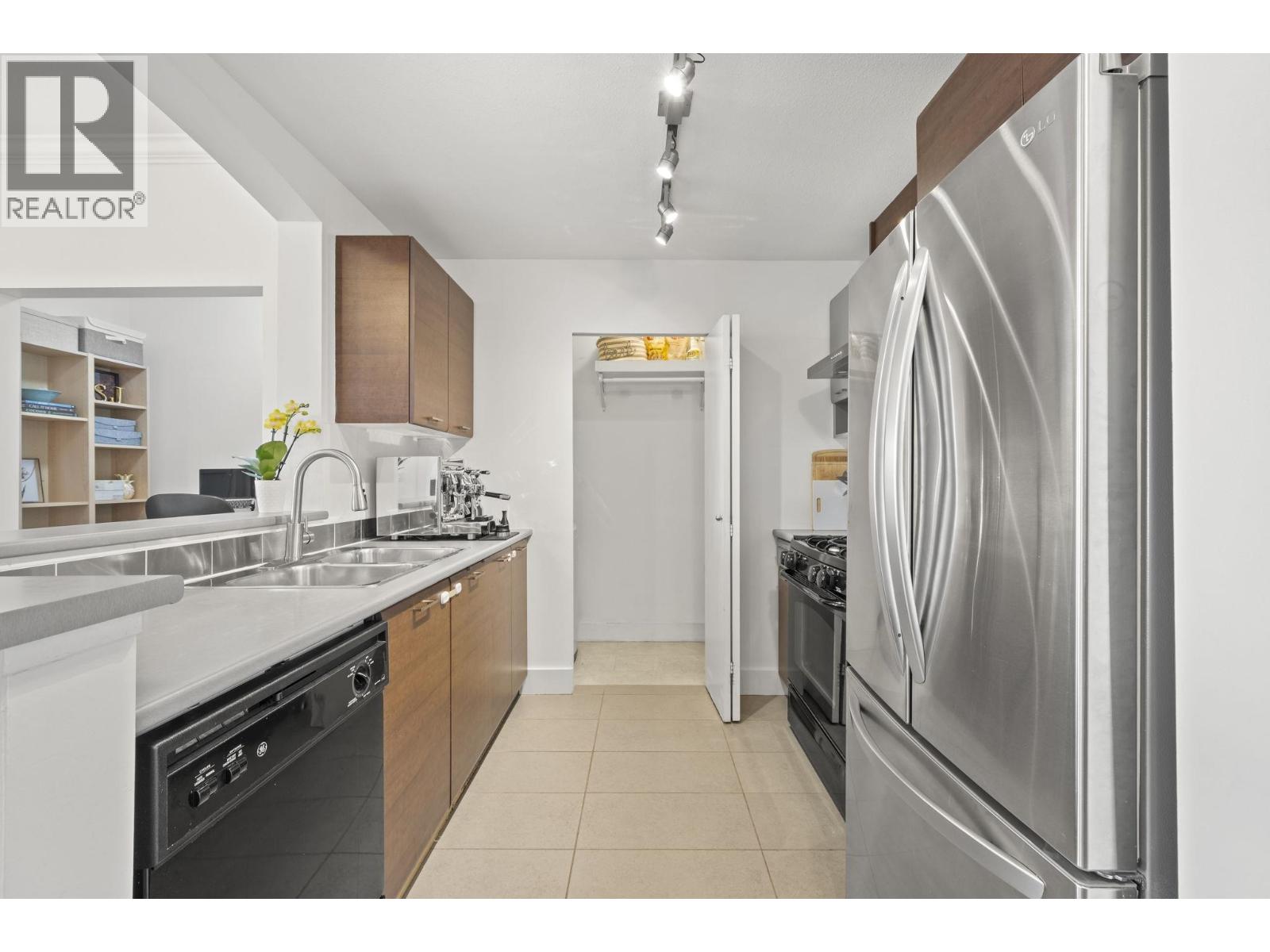 209 6033 Katsura Street, Richmond, British Columbia  V6Y 0B3 - Photo 3 - R3162439
