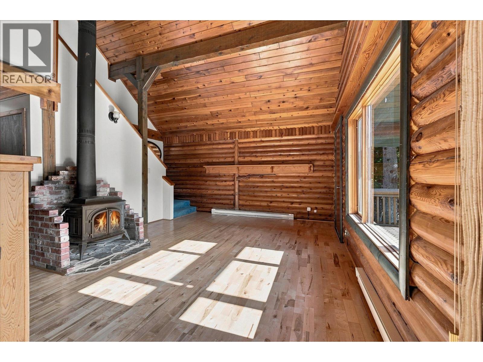9291 Emerald Drive, Whistler, British Columbia  V8E 0G5 - Photo 3 - R3137837