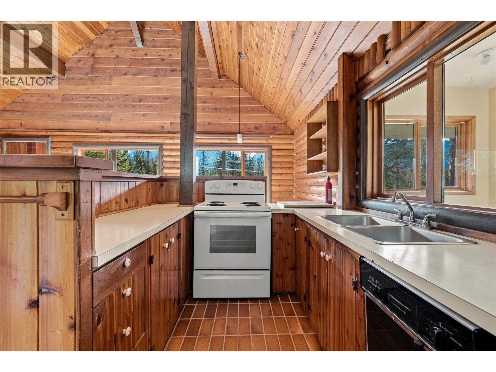 9291 Emerald Drive, Whistler, British Columbia  V8E 0G5 - Photo 10 - R3137837