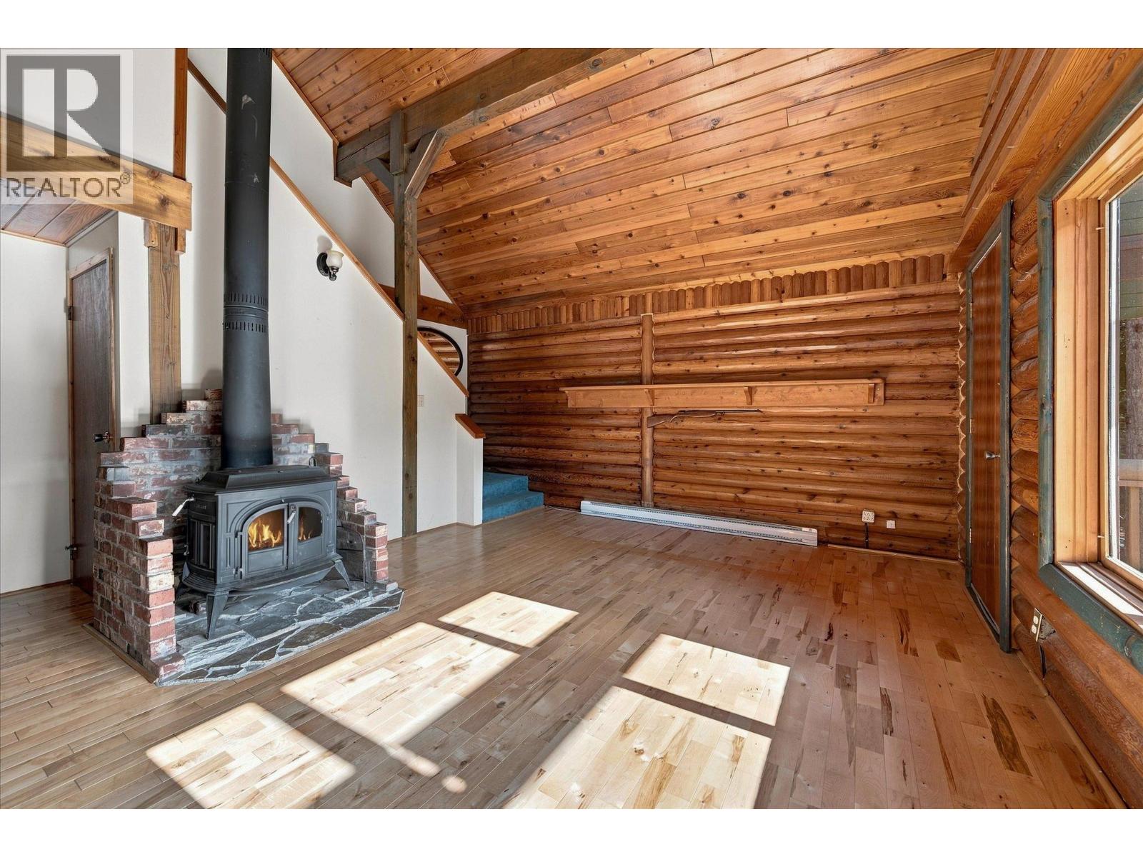 9291 Emerald Drive, Whistler, British Columbia  V8E 0G5 - Photo 2 - R3137837