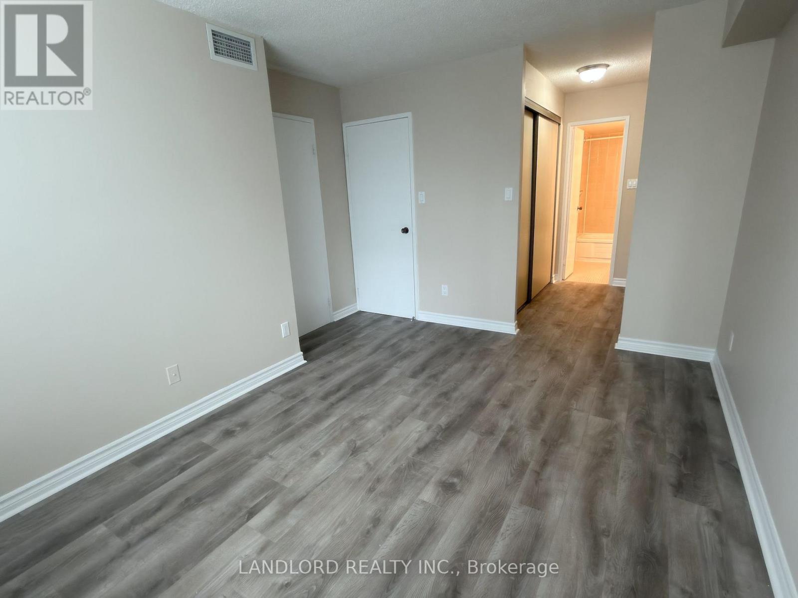 1523 - 633 Bay Street, Toronto, Ontario  M5G 2G4 - Photo 10 - C13757104