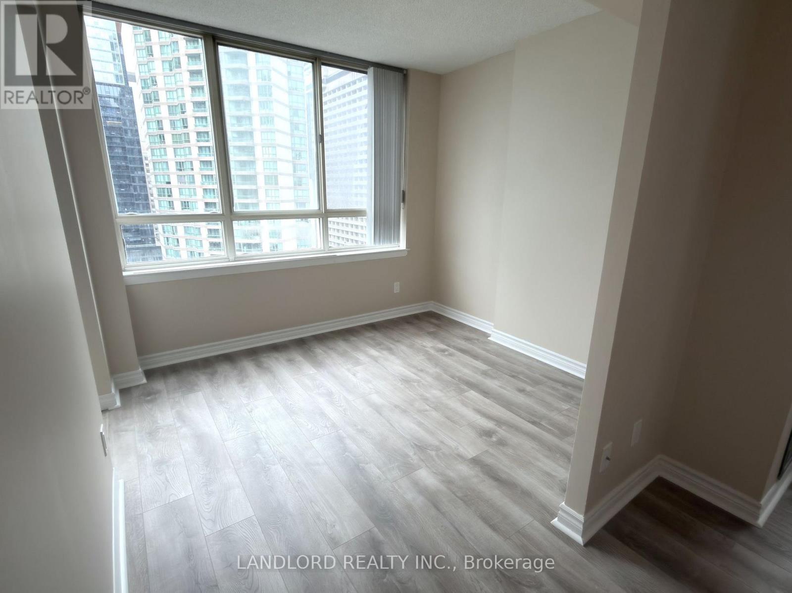 1523 - 633 Bay Street, Toronto, Ontario  M5G 2G4 - Photo 5 - C13757104