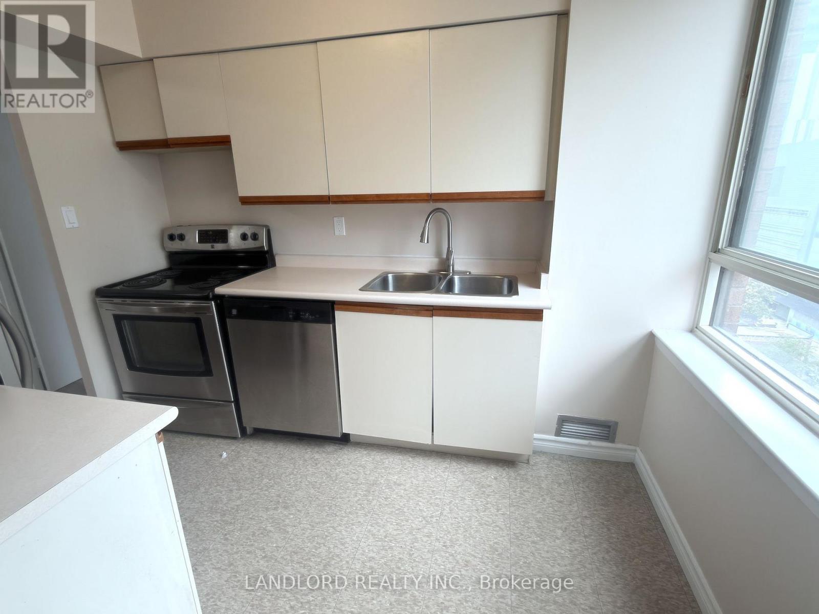 1523 - 633 Bay Street, Toronto, Ontario  M5G 2G4 - Photo 7 - C13757104
