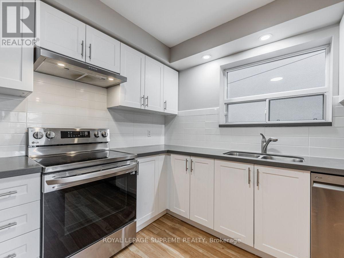 77 Greensides Avenue, Toronto, Ontario  M6G 3P8 - Photo 11 - C13757122
