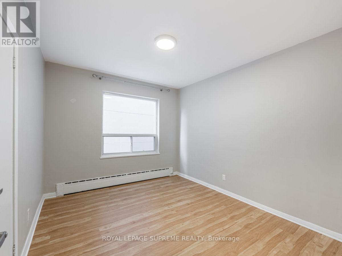 77 Greensides Avenue, Toronto, Ontario  M6G 3P8 - Photo 13 - C13757122
