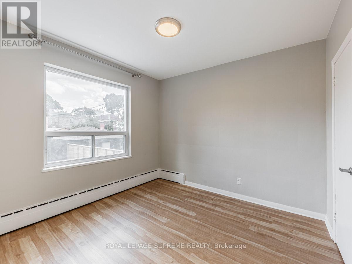 77 Greensides Avenue, Toronto, Ontario  M6G 3P8 - Photo 14 - C13757122