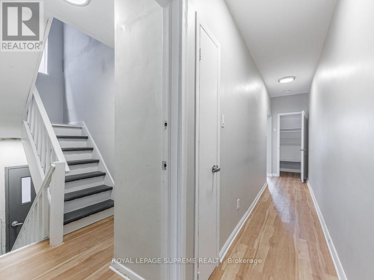 77 Greensides Avenue, Toronto, Ontario  M6G 3P8 - Photo 17 - C13757122