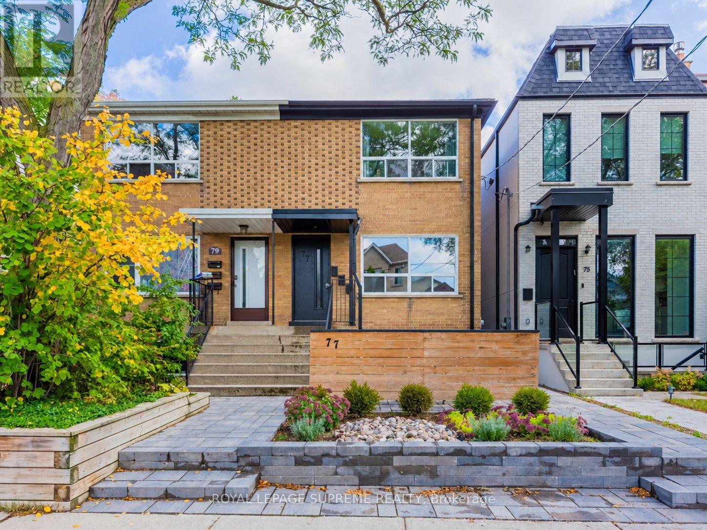 77 Greensides Avenue, Toronto, Ontario  M6G 3P8 - Photo 3 - C13757122