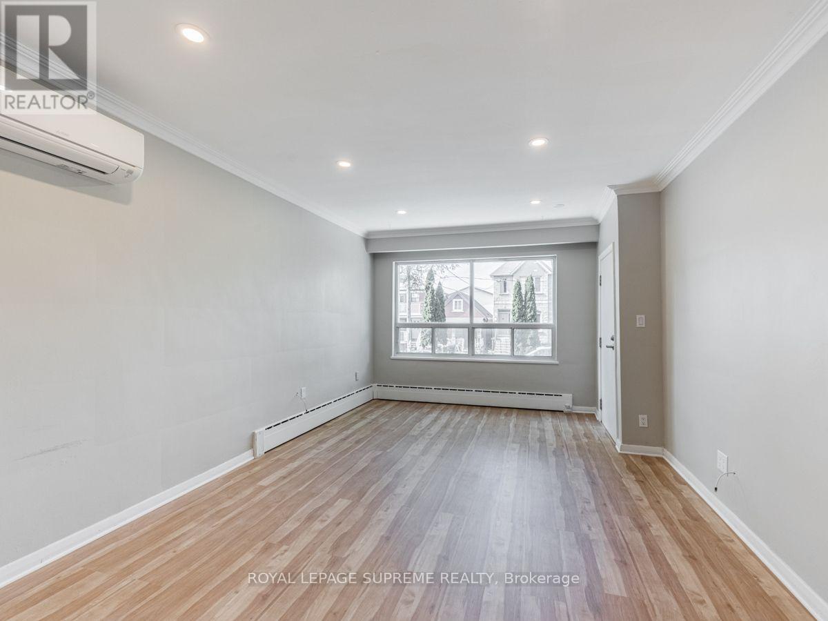 77 Greensides Avenue, Toronto, Ontario  M6G 3P8 - Photo 4 - C13757122