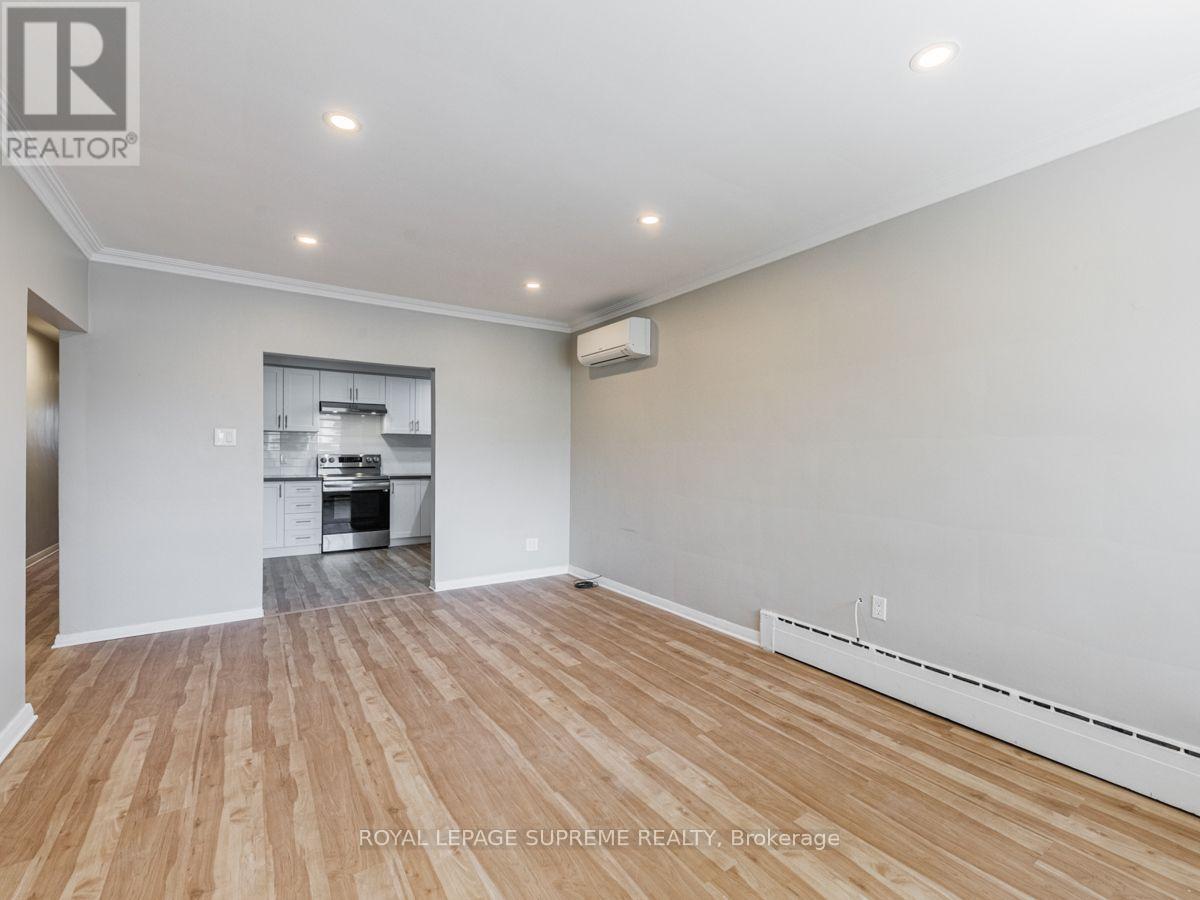 77 Greensides Avenue, Toronto, Ontario  M6G 3P8 - Photo 7 - C13757122