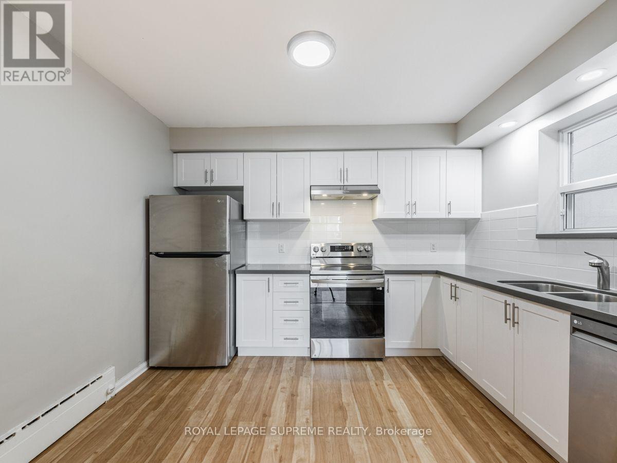 77 Greensides Avenue, Toronto, Ontario  M6G 3P8 - Photo 8 - C13757122