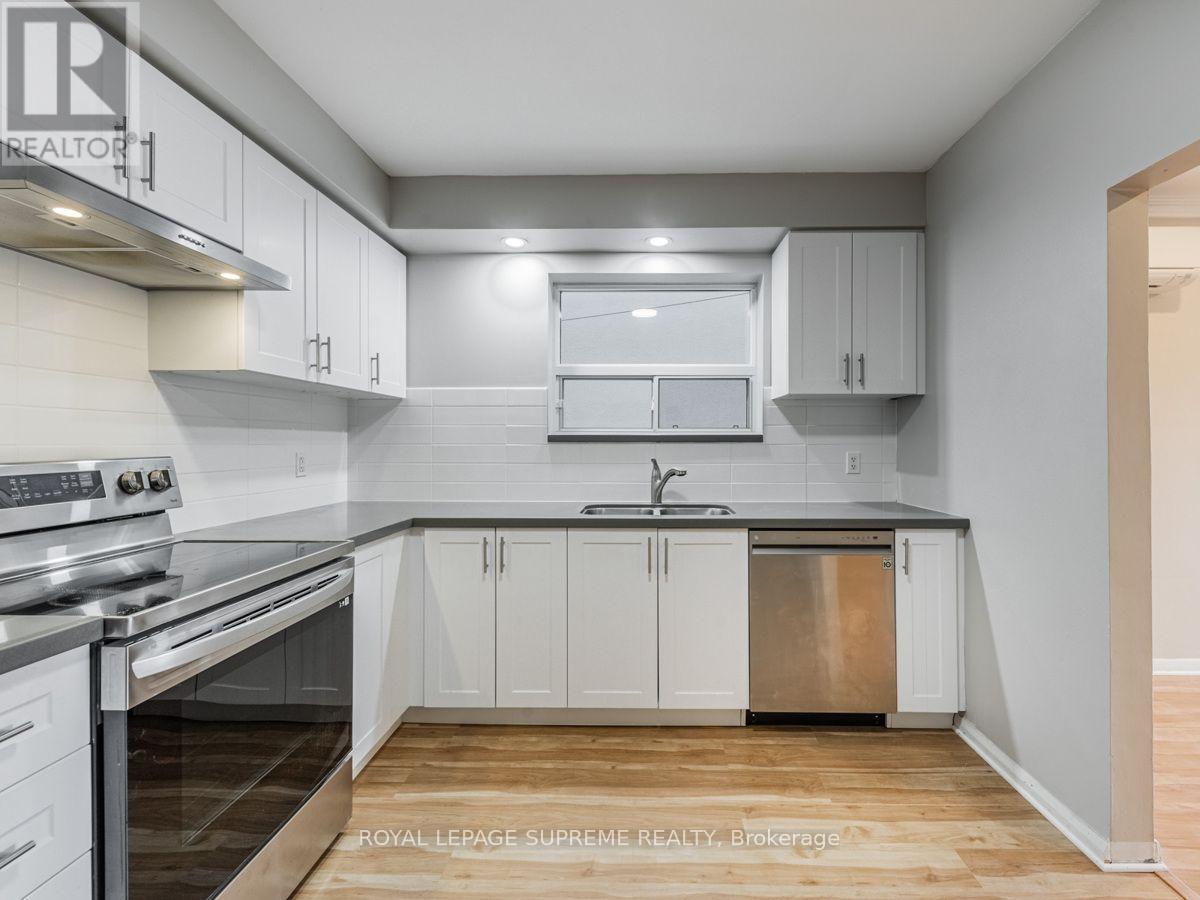 77 Greensides Avenue, Toronto, Ontario  M6G 3P8 - Photo 9 - C13757122