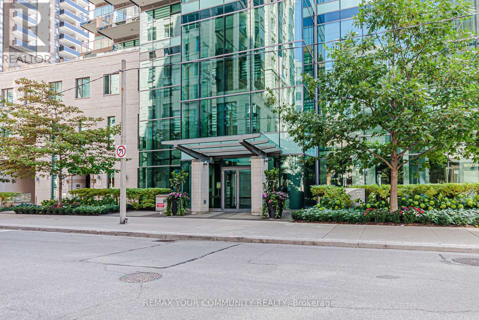 902 - 77 Charles Street W, Toronto, Ontario  M5S 2X1 - Photo 4 - C13757124