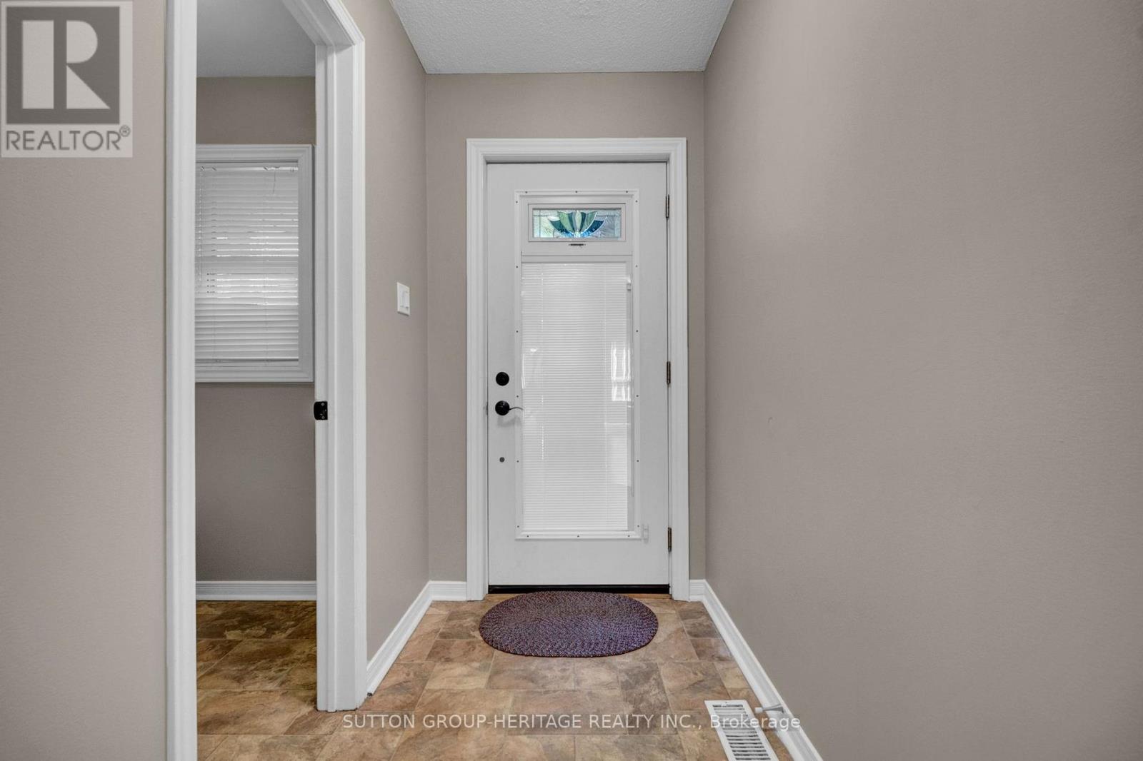 5 Fenwick Avenue, Clarington, Ontario  L1C 4R6 - Photo 17 - E13757102