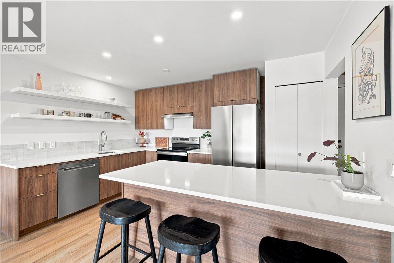207 236 W 2nd Street, North Vancouver, British Columbia  V7M 1C6 - Photo 3 - R3162583