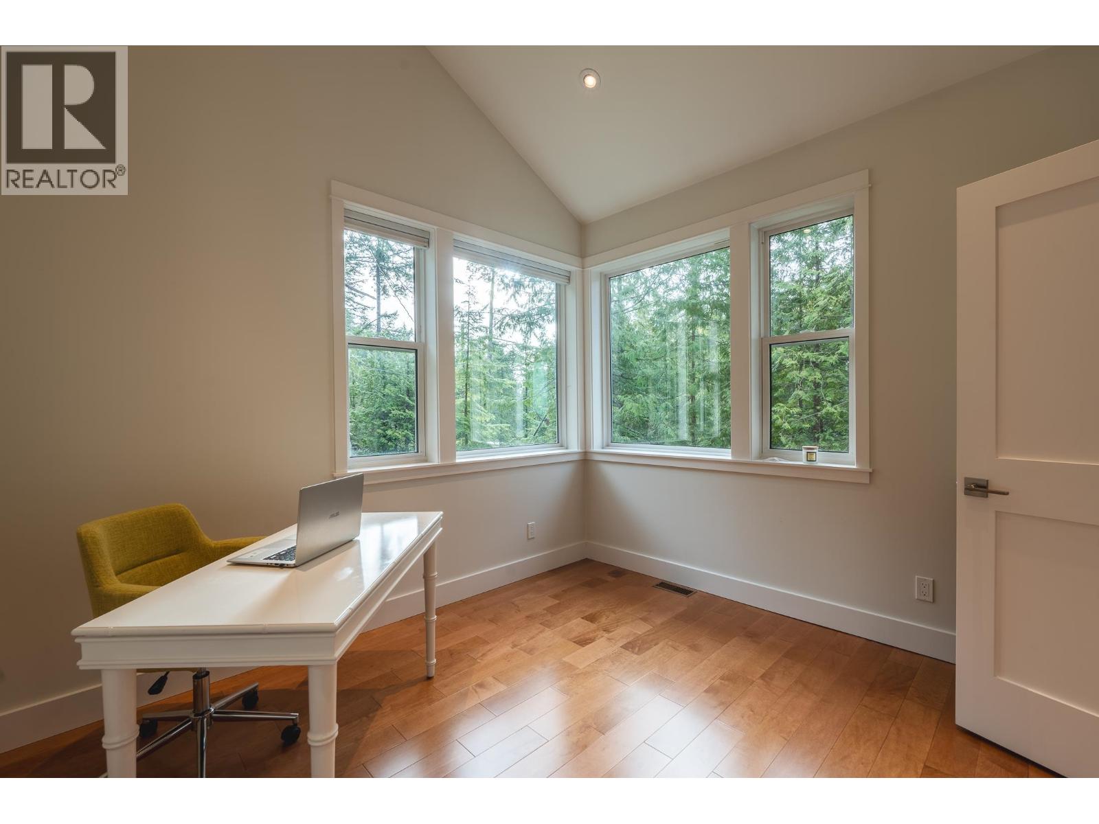 153 Swallow Road, Gibsons, British Columbia  V0N 1V3 - Photo 17 - R3162593