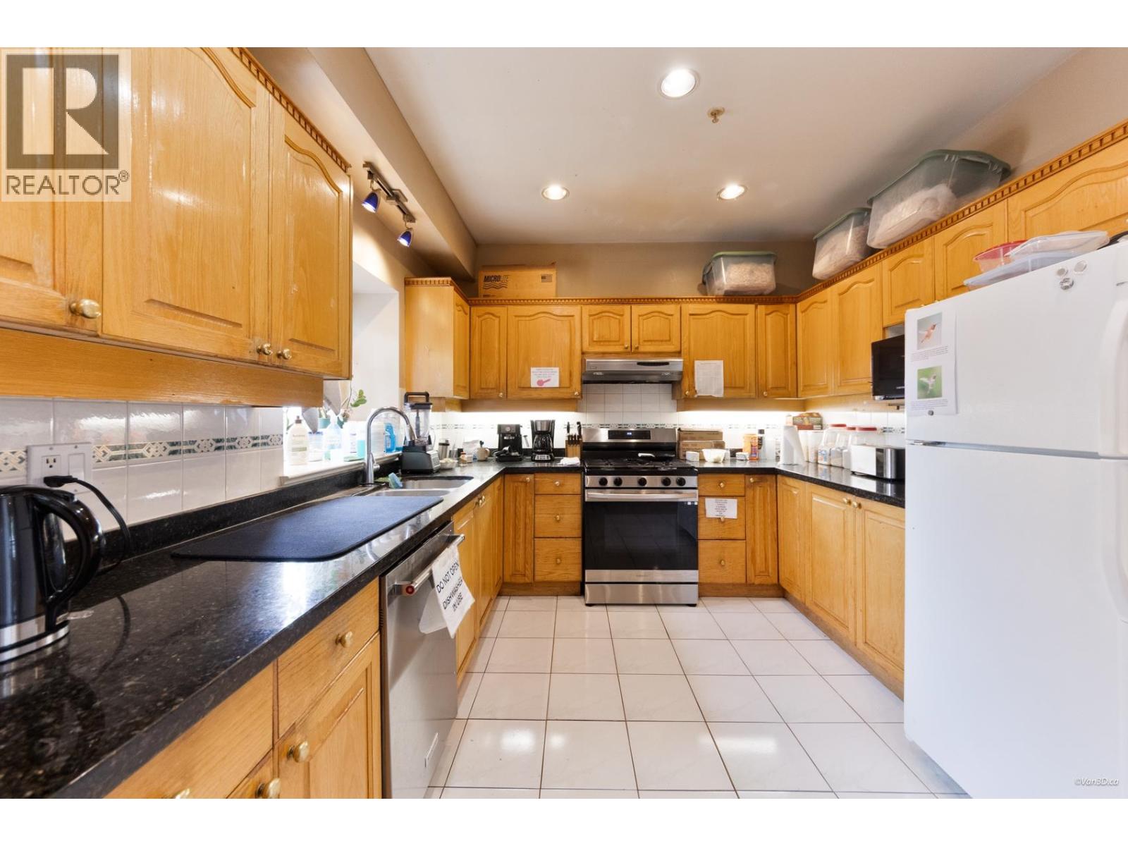 3207 Vimy Crescent, Vancouver, British Columbia  V5M 4B5 - Photo 10 - R3162609