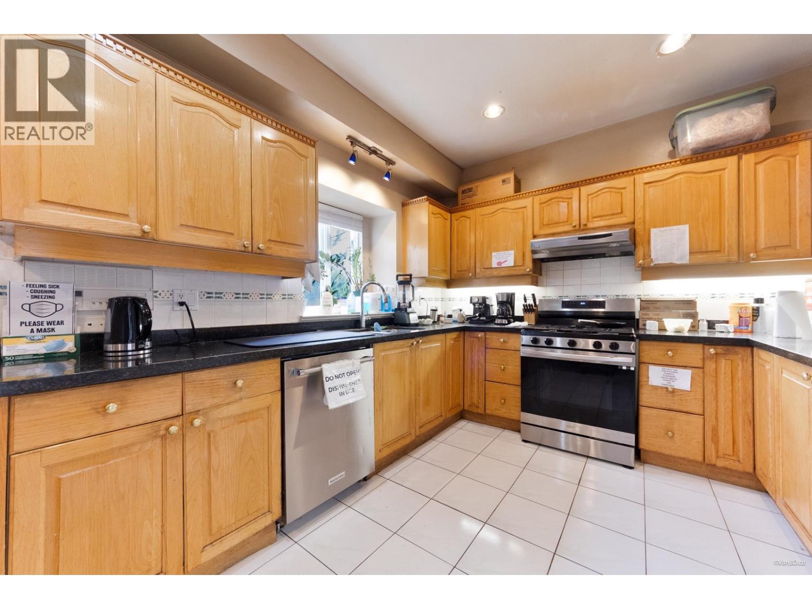 3207 Vimy Crescent, Vancouver, British Columbia  V5M 4B5 - Photo 11 - R3162609