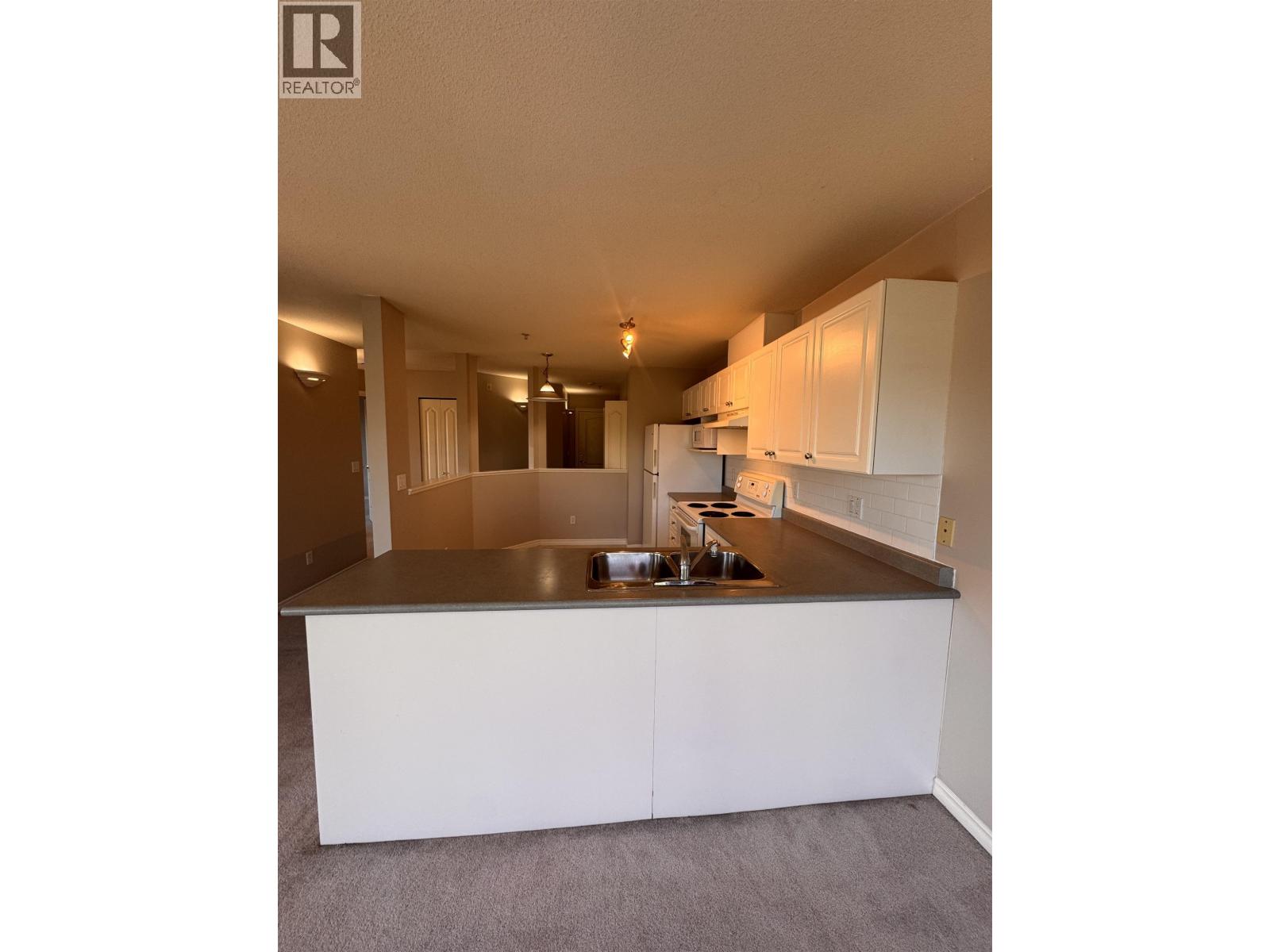 510 22230 NORTH AVENUE
