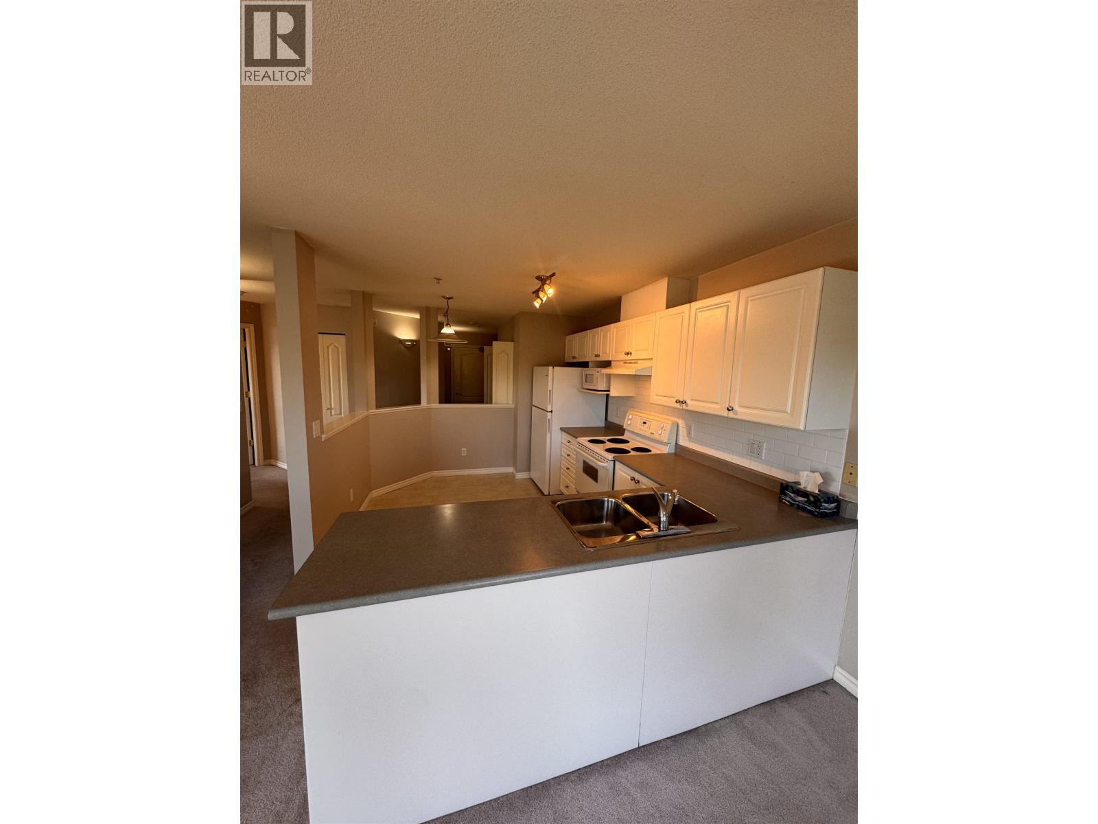 510 22230 NORTH AVENUE