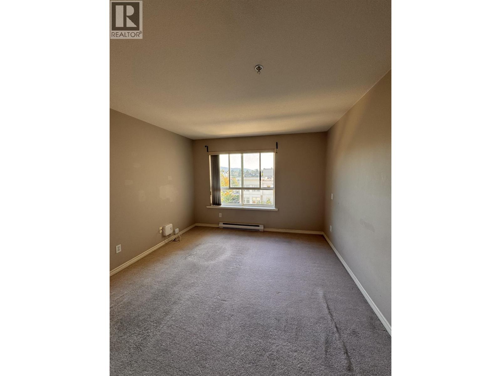 510 22230 NORTH AVENUE