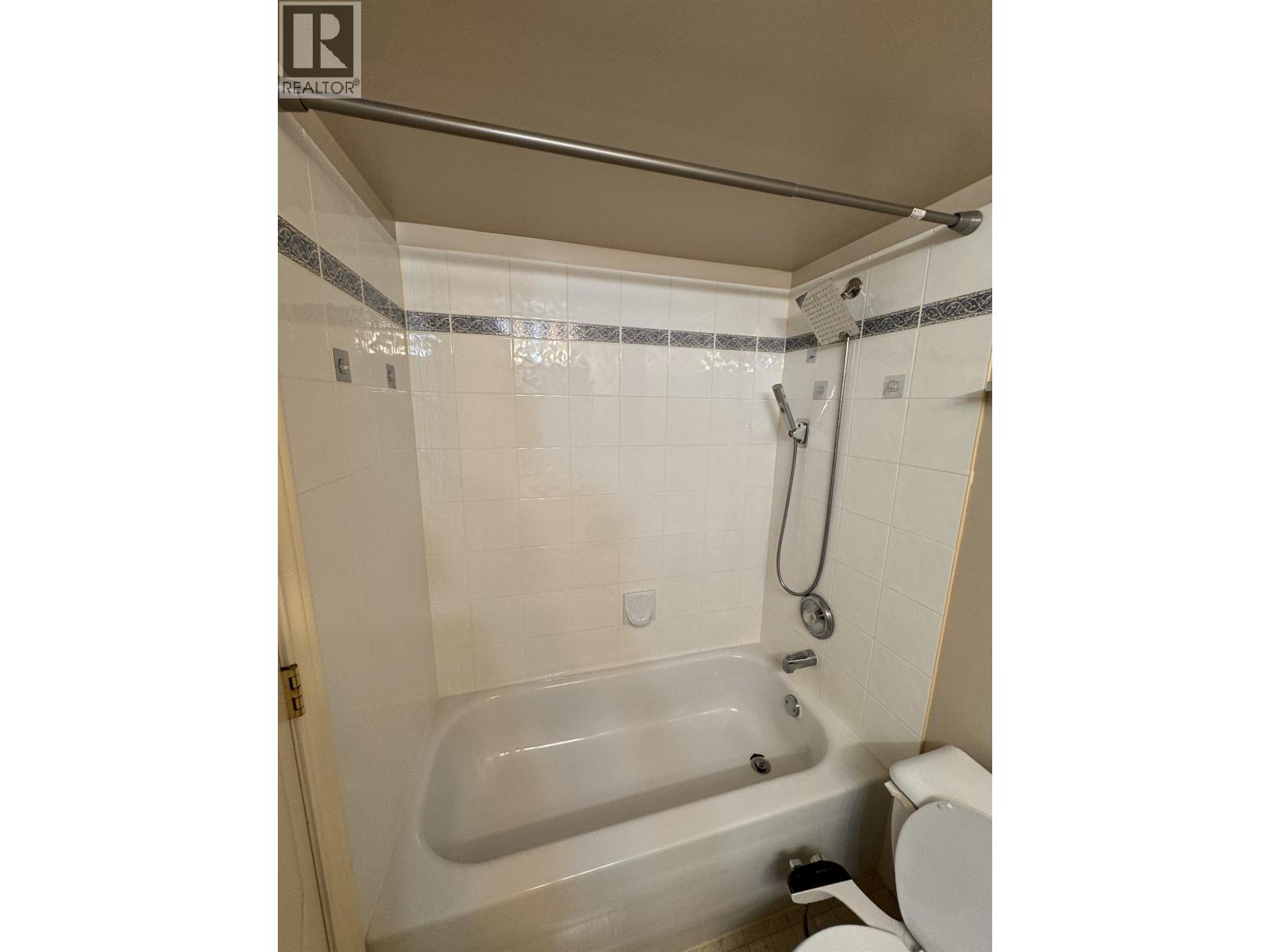 510 22230 NORTH AVENUE