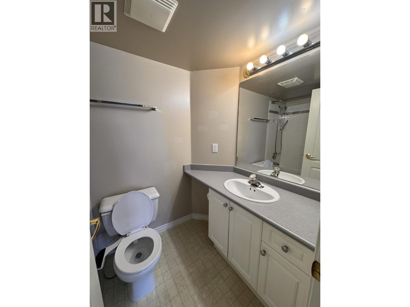 510 22230 NORTH AVENUE