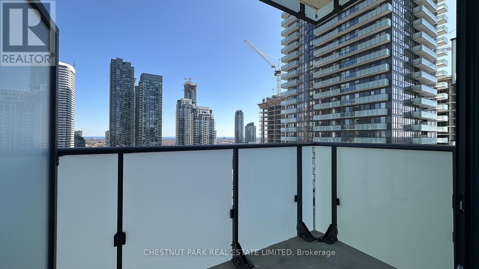 1305 - 430 Square One Drive, Mississauga, Ontario  L5B 0L6 - Photo 6 - W13757070
