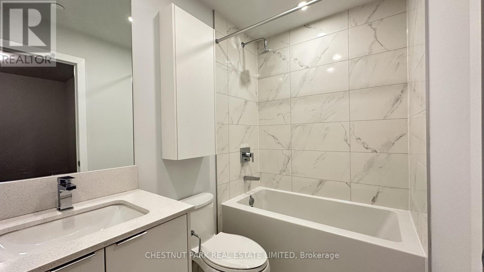 1305 - 430 Square One Drive, Mississauga, Ontario  L5B 0L6 - Photo 9 - W13757070