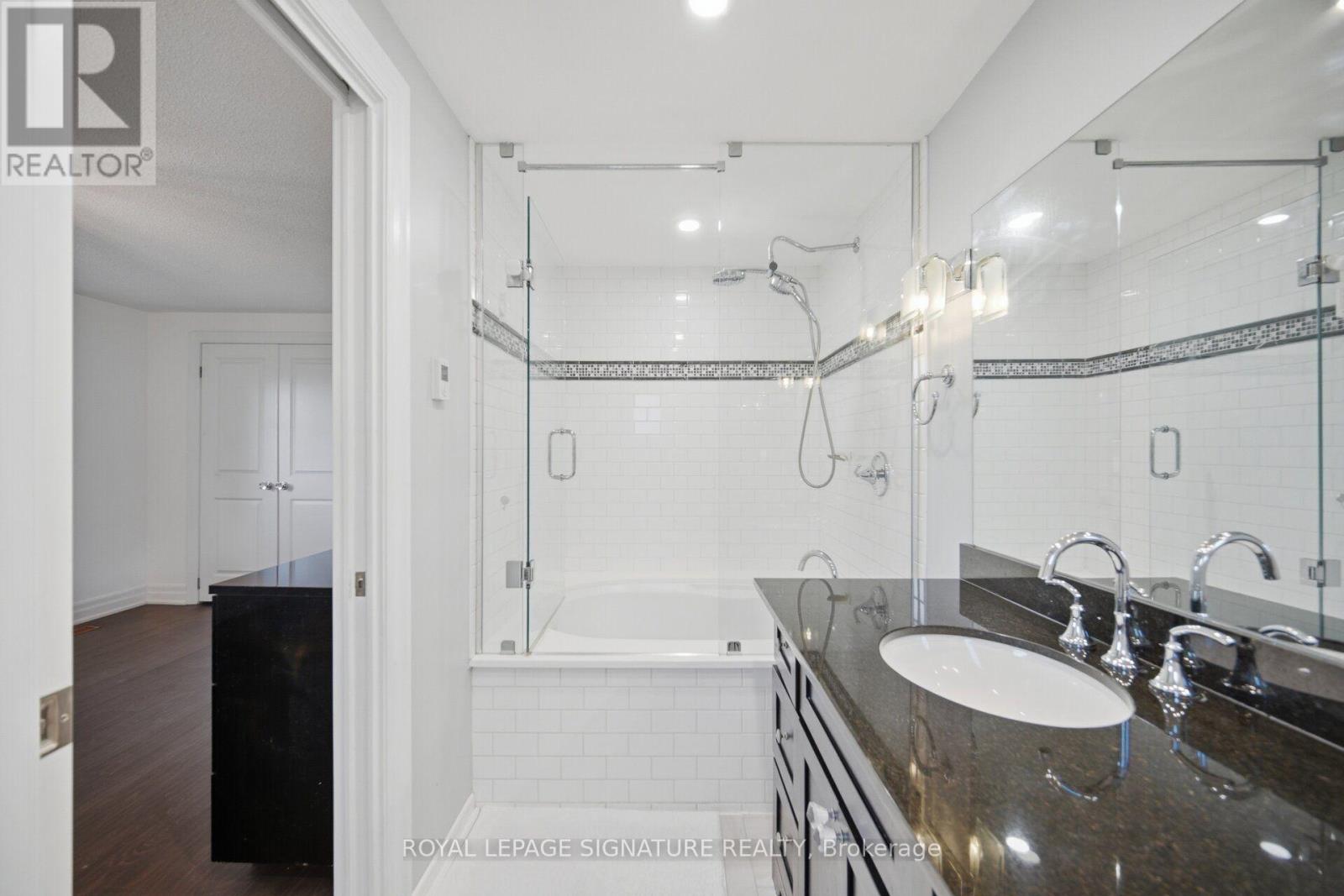 3217 Hazelwood Avenue, Burlington, Ontario  L7M 2V3 - Photo 25 - W13757078