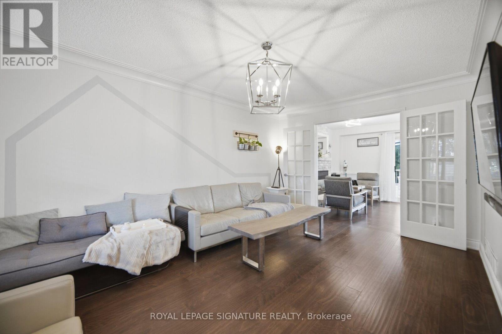 3217 Hazelwood Avenue, Burlington, Ontario  L7M 2V3 - Photo 4 - W13757078