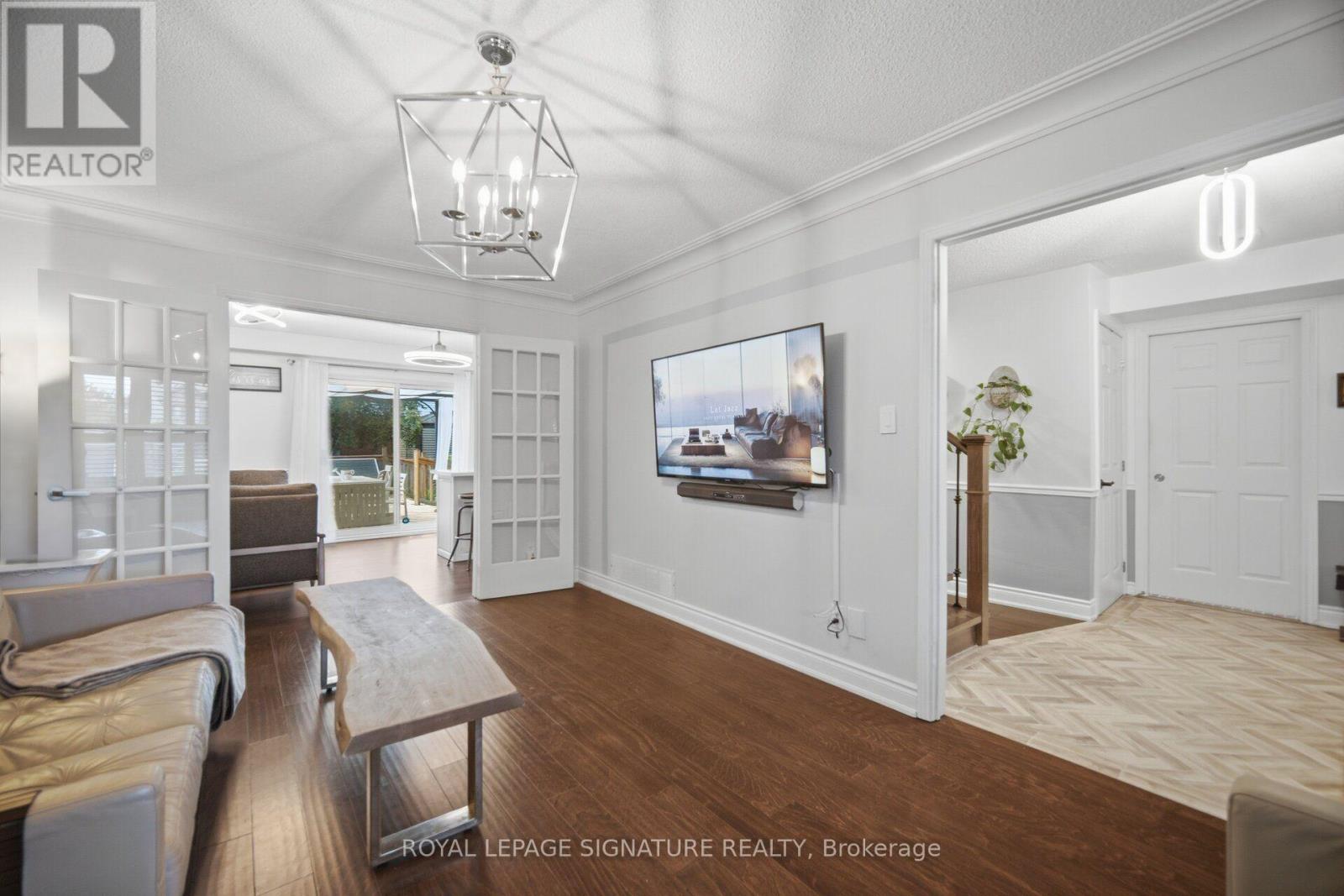 3217 Hazelwood Avenue, Burlington, Ontario  L7M 2V3 - Photo 6 - W13757078