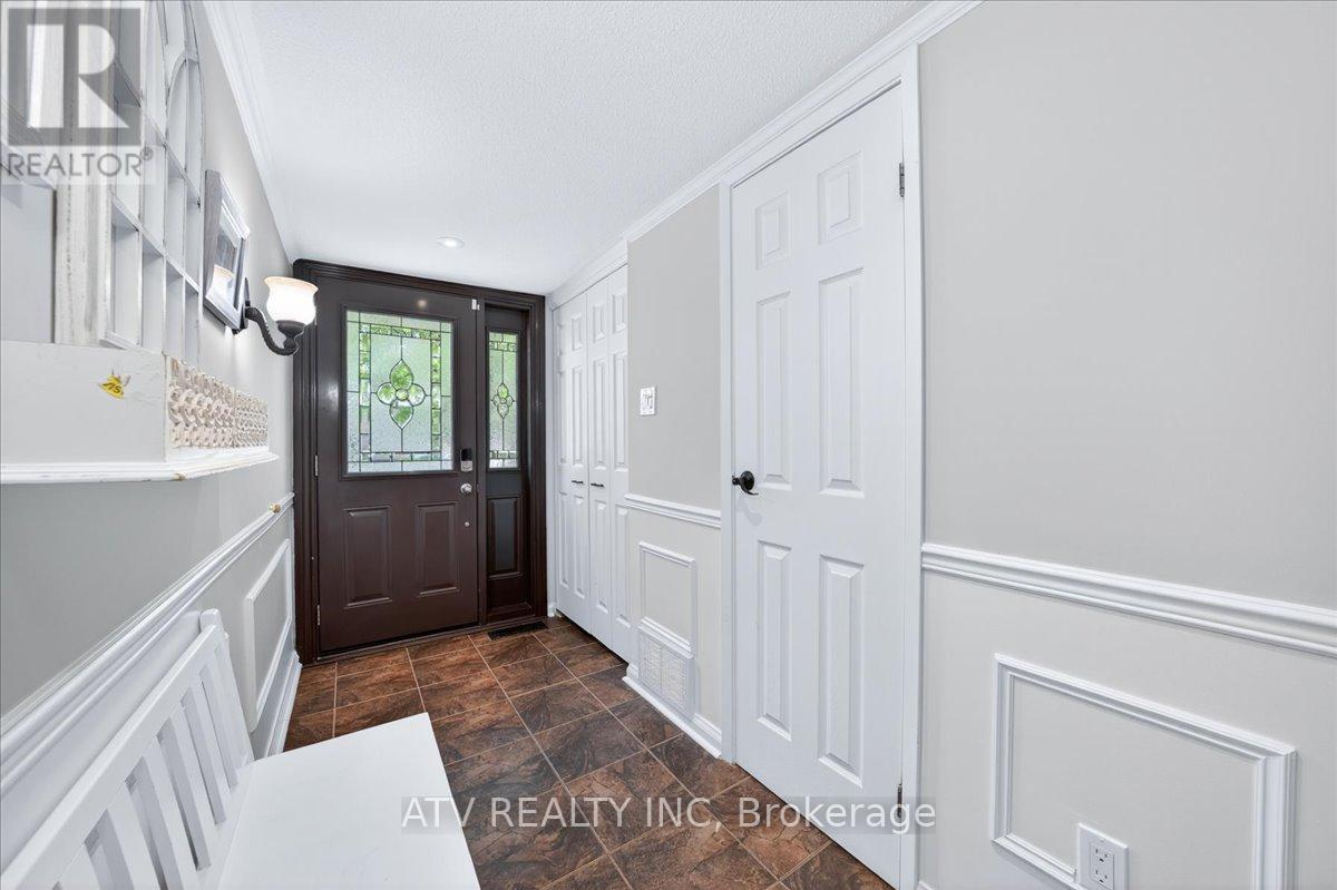21 - 1485 Gulleden Drive, Mississauga, Ontario  L4X 2T2 - Photo 3 - W13757112