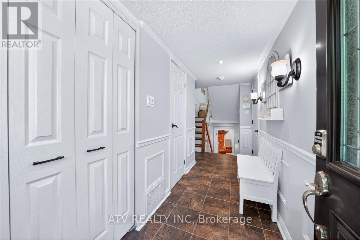 21 - 1485 Gulleden Drive, Mississauga, Ontario  L4X 2T2 - Photo 5 - W13757112
