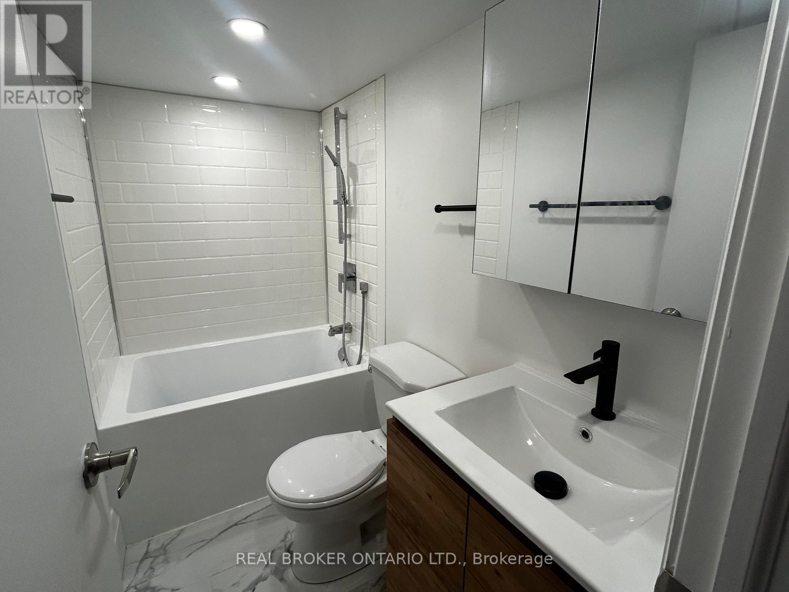 3 - 659 Vaughan Road, Toronto, Ontario M6E 2Y4 - Photo 13 - C13521352