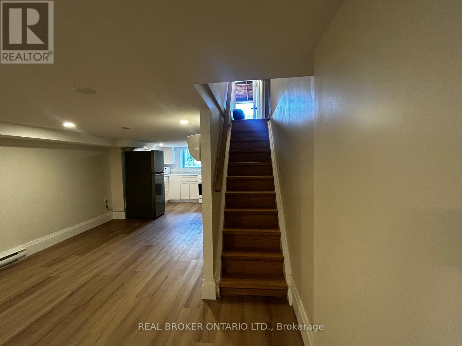 3 - 659 Vaughan Road, Toronto, Ontario M6E 2Y4 - Photo 2 - C13521352