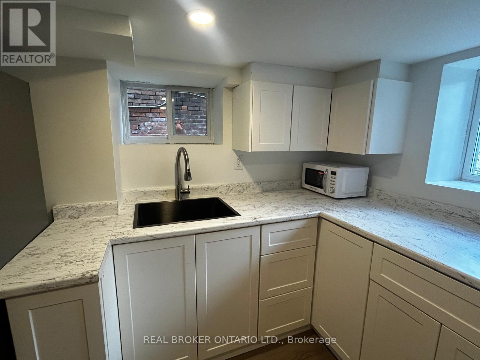 3 - 659 Vaughan Road, Toronto, Ontario M6E 2Y4 - Photo 6 - C13521352