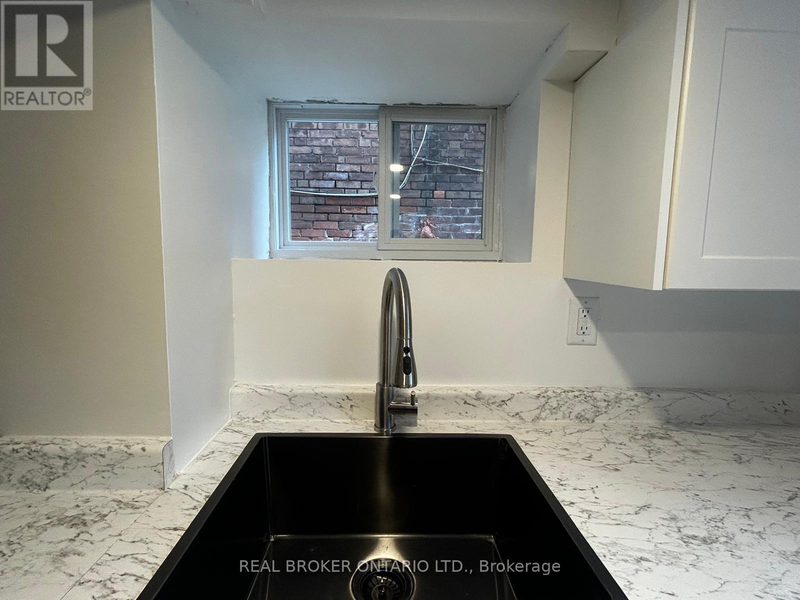 3 - 659 Vaughan Road, Toronto, Ontario M6E 2Y4 - Photo 8 - C13521352