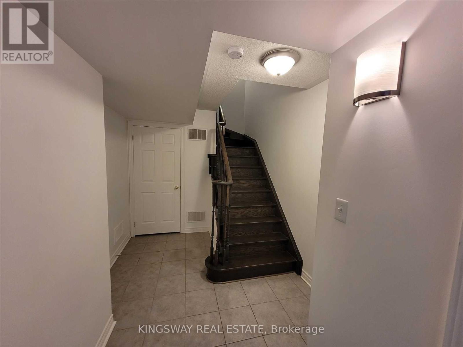 1172 Durno Court, Milton, Ontario  L9T 8P6 - Photo 4 - W13751164