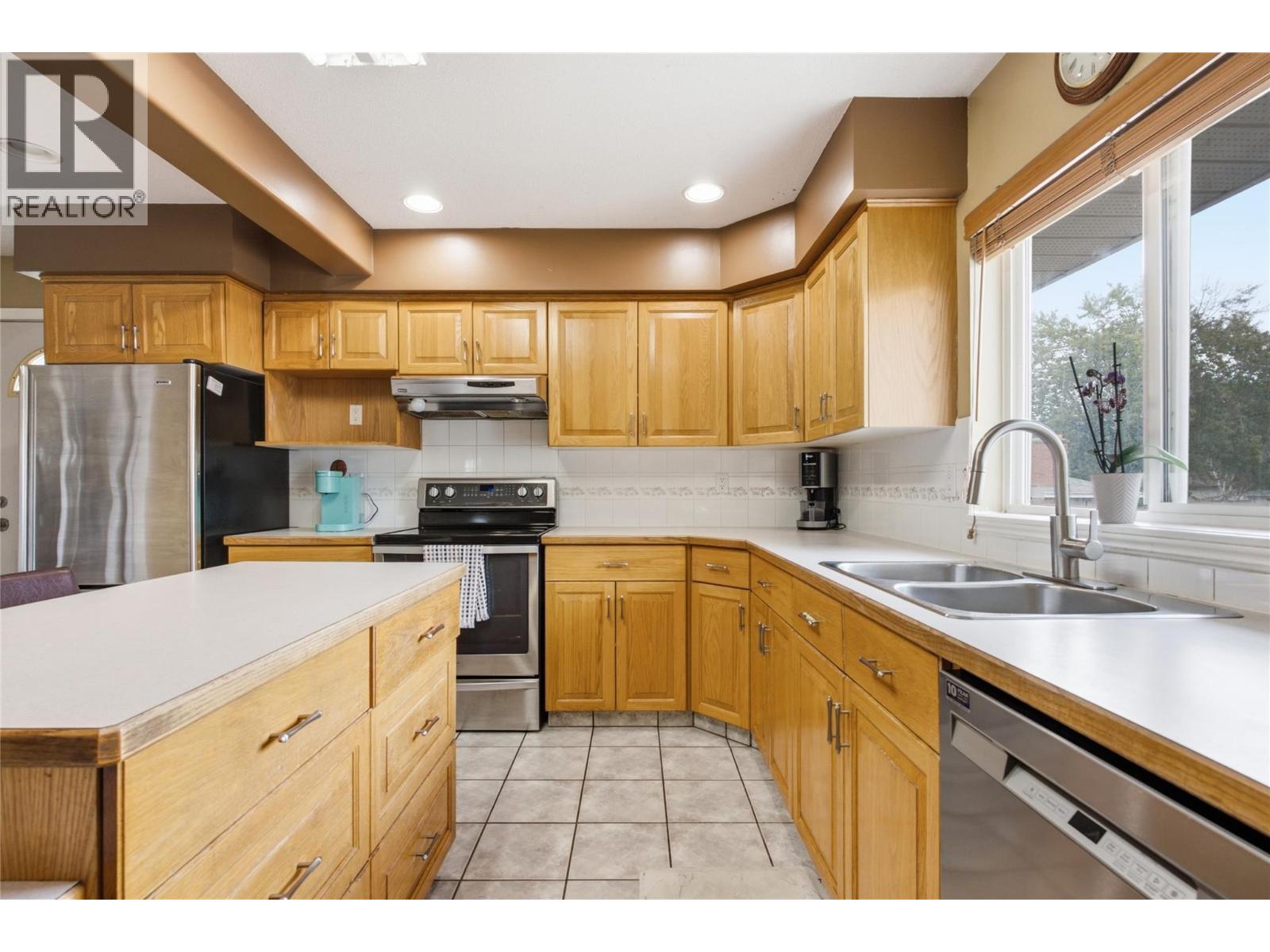 908 Renfrew Avenue, Kamloops, British Columbia  V2B 3X5 - Photo 15 - 10399760