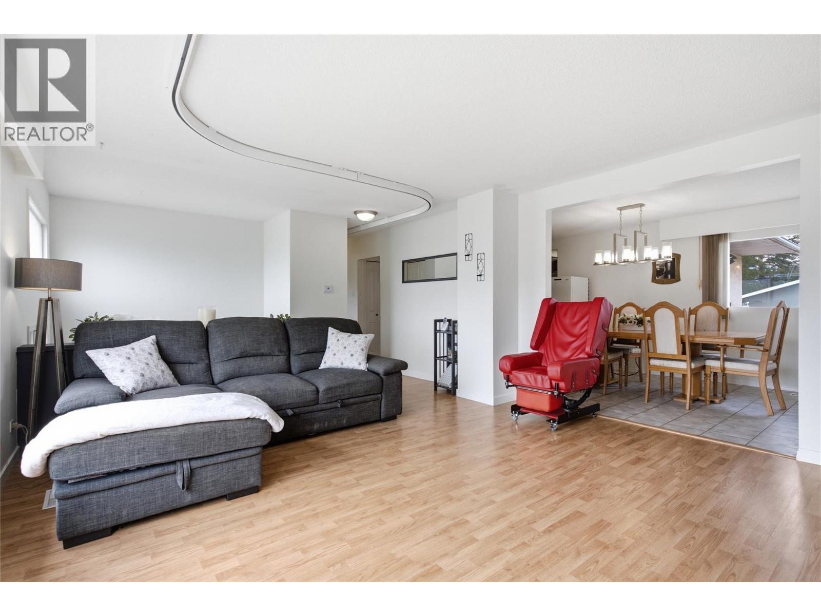 908 Renfrew Avenue, Kamloops, British Columbia  V2B 3X5 - Photo 6 - 10399760